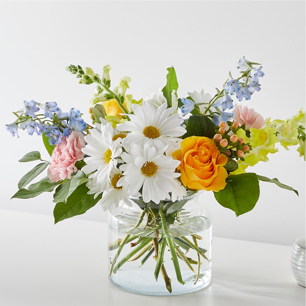 Sun Salutation Bouquet – Gilberts Flowers, Fenwick ON