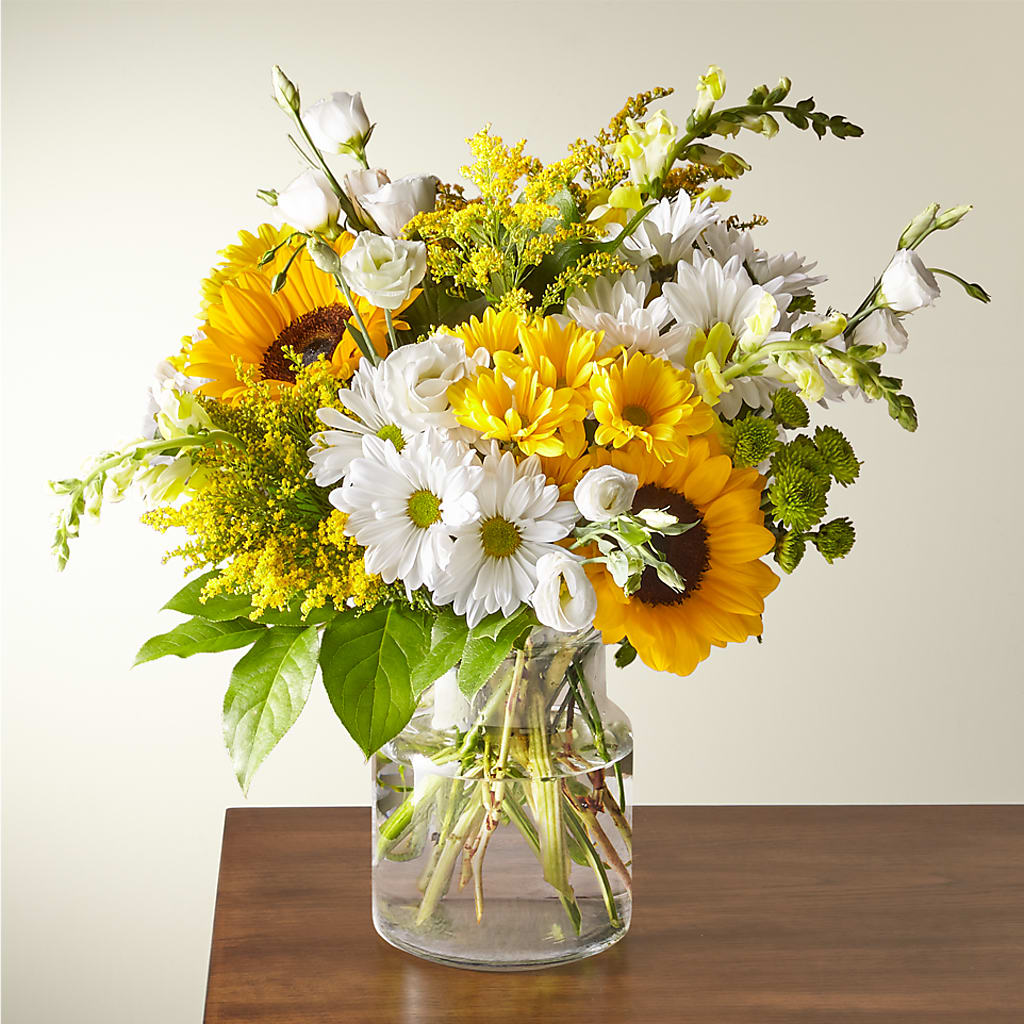 Hello Sunshine Bouquet – Gilberts Flowers, Fenwick ON