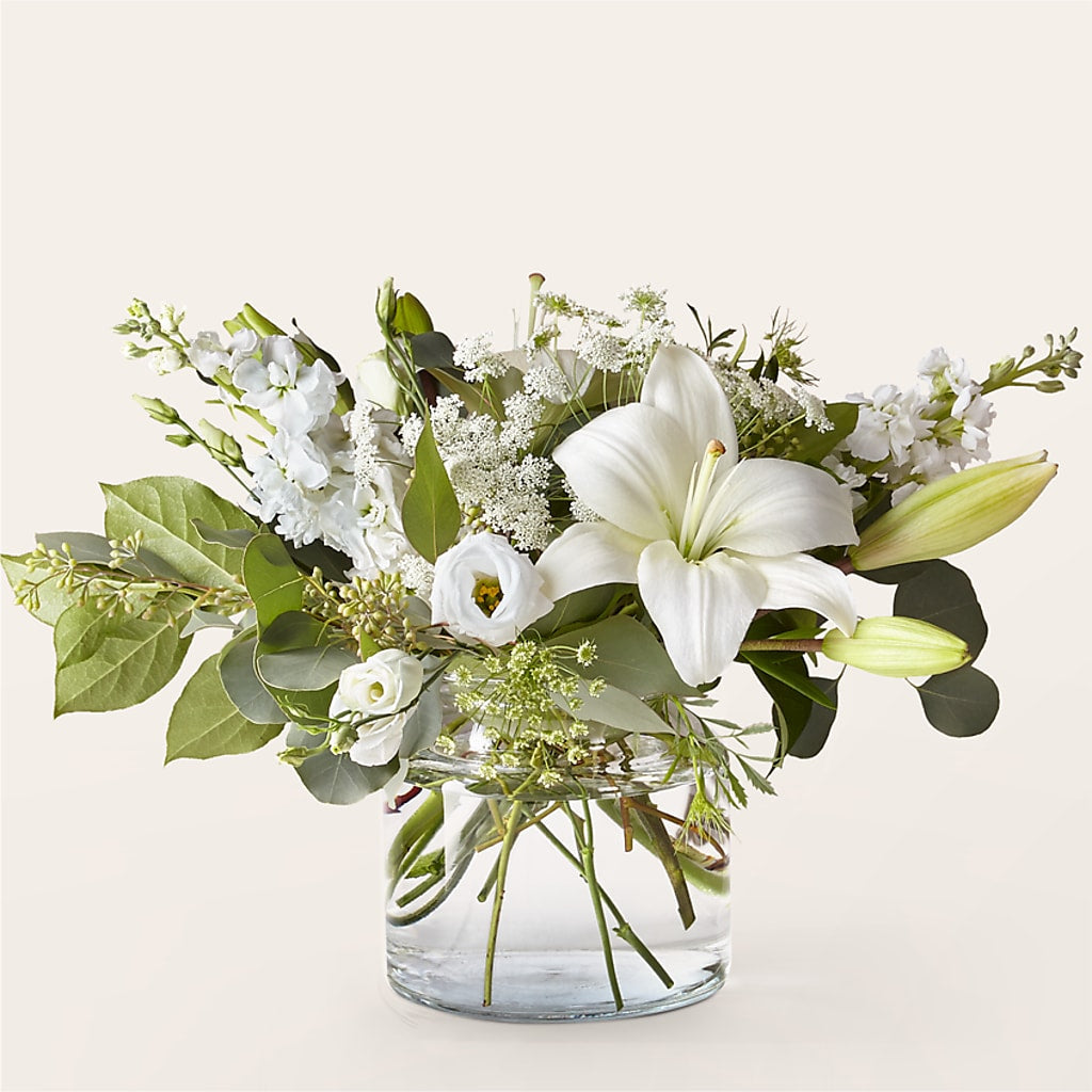 Alluring Elegance Bouquet – Gilberts Flowers, Fenwick ON