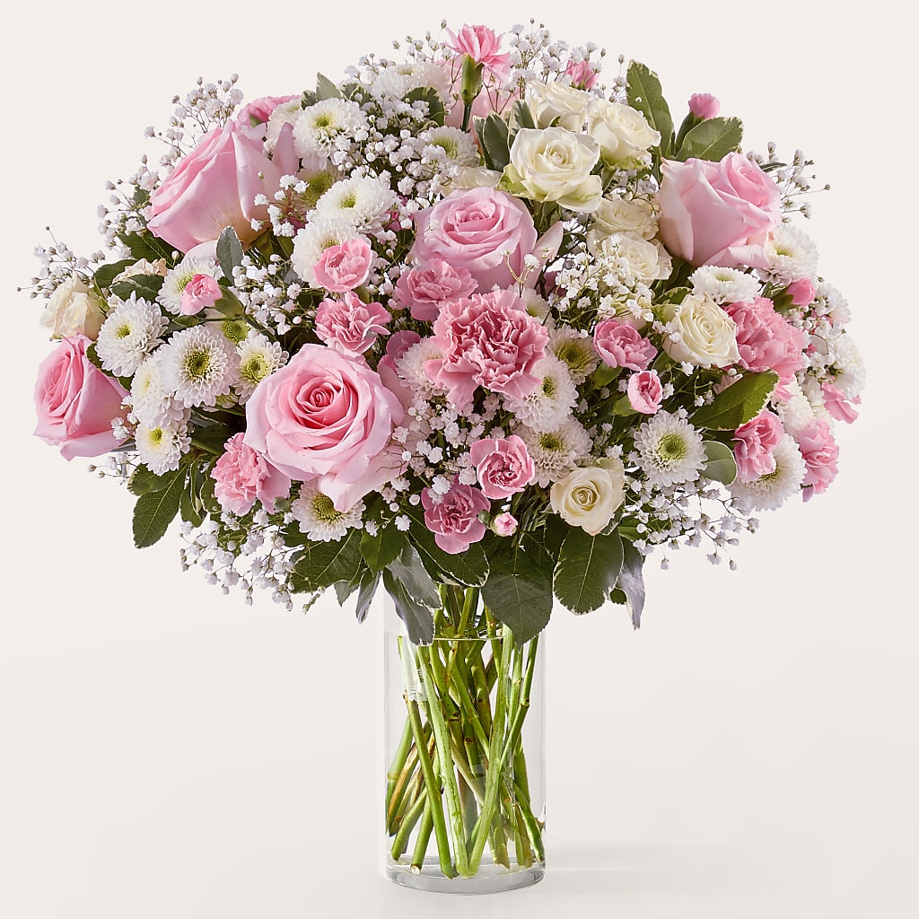 Vintage Glamour Bouquet – Gilberts Flowers, Fenwick ON