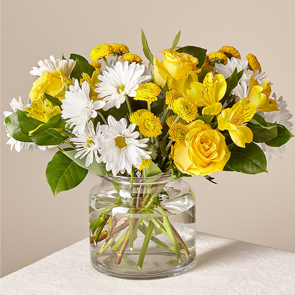 Sunny Sentiments Bouquet – Gilberts Flowers, Fenwick ON