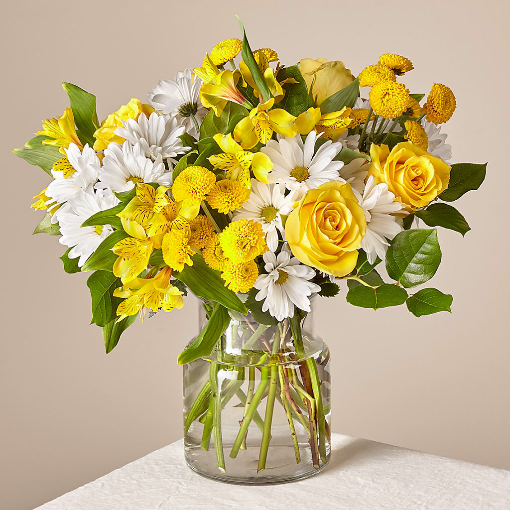 Sunny Sentiments Bouquet – Gilberts Flowers, Fenwick ON