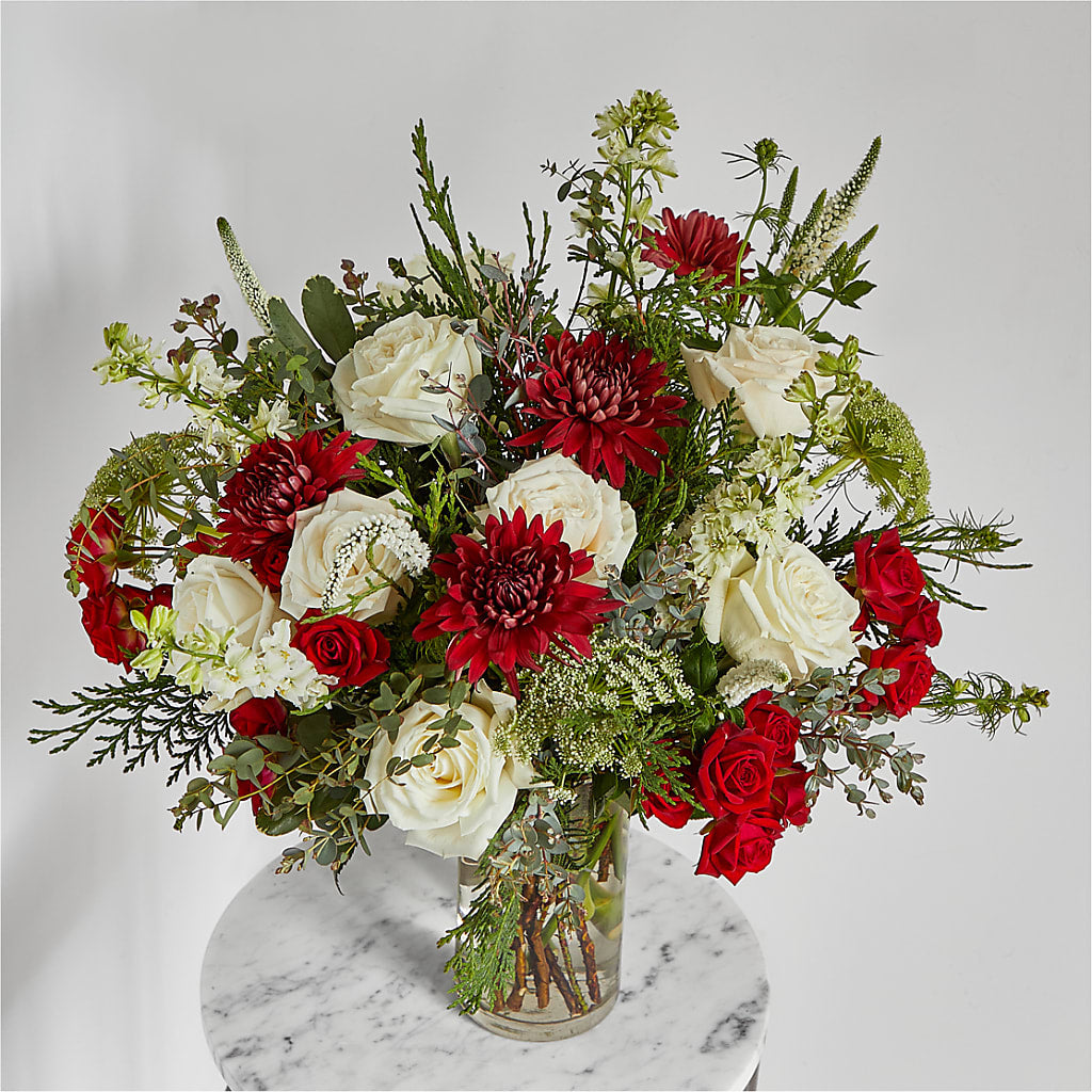 Favorite Traditions Bouquet – Gilberts Flowers, Fenwick ON