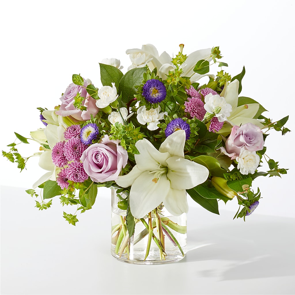 April Showers Bouquet – Gilberts Flowers, Fenwick ON