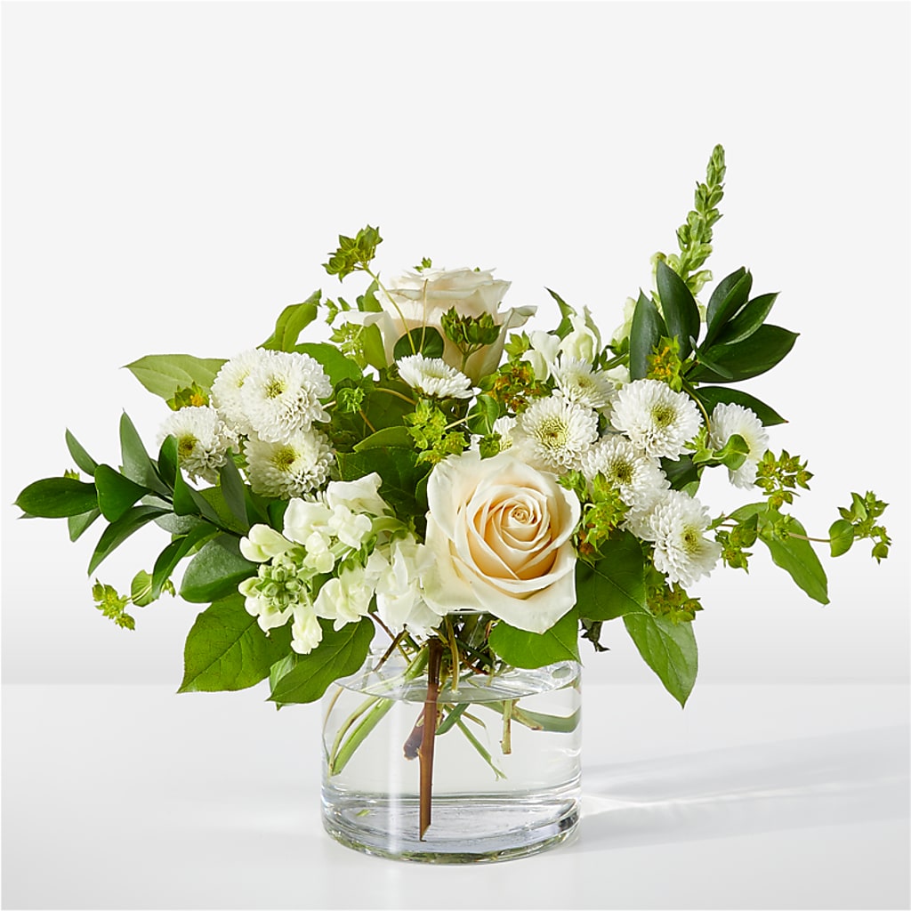 Hint of Vanilla Bouquet – Gilberts Flowers, Fenwick ON