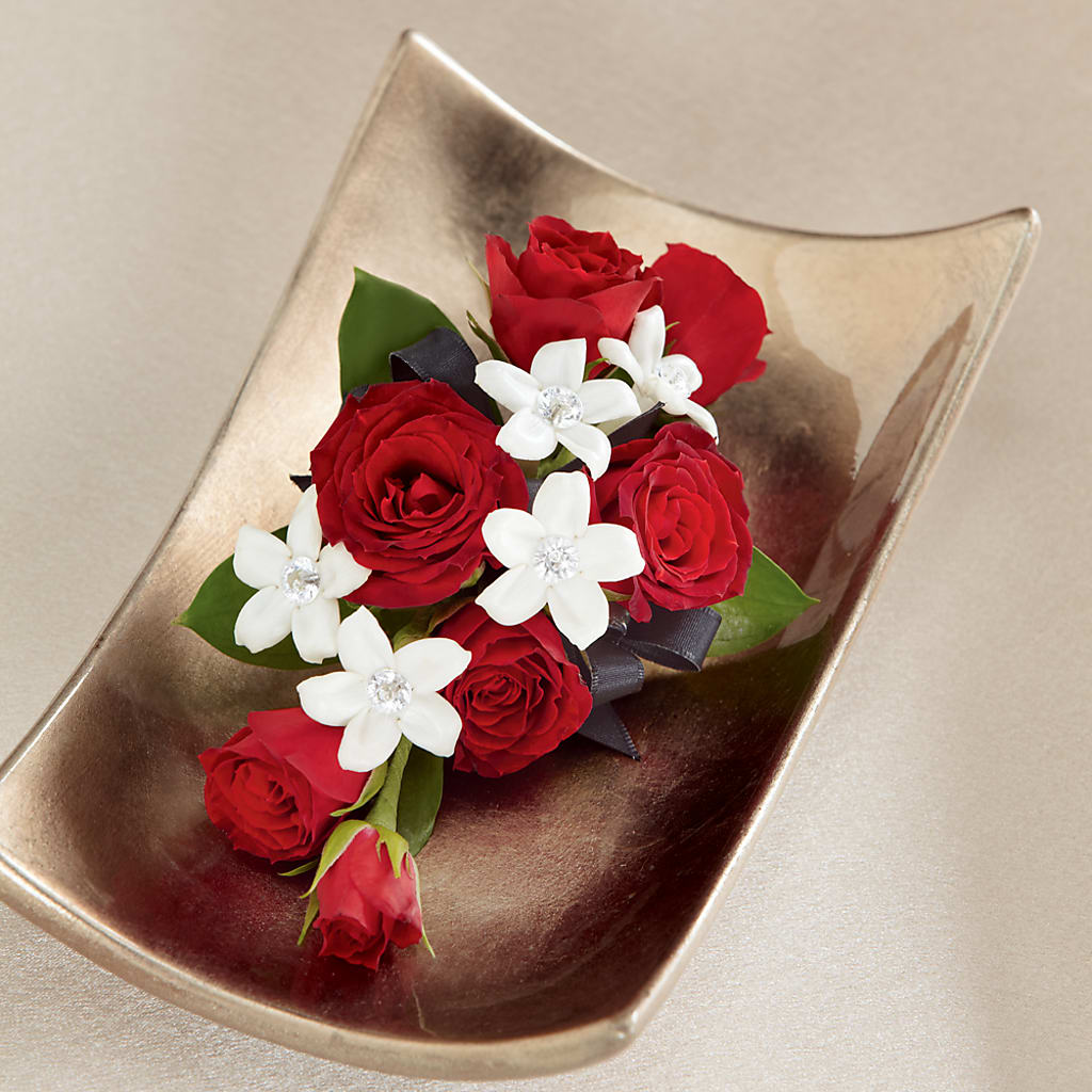 Poetry Corsage – Gilberts Flowers, Fenwick ON