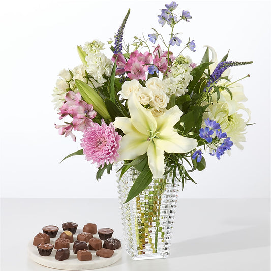 Winter Celebration Bouquet –  Gilberts Flowers, Fenwick ON