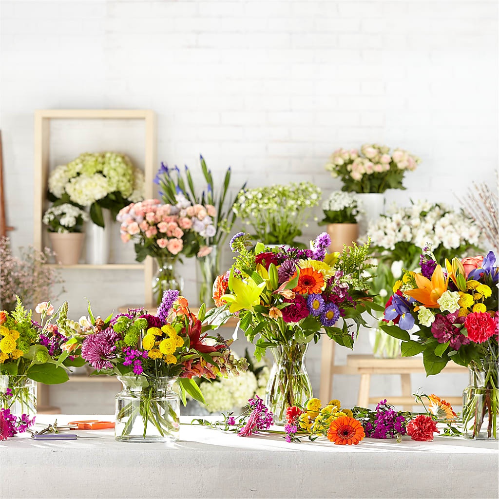 Bold & Bright – A Florist Original –  Gilberts Flowers, Fenwick ON