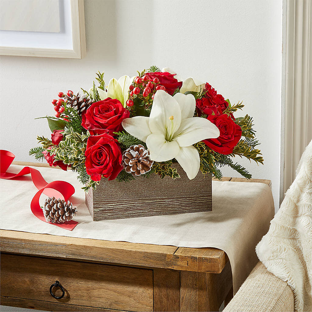 Snowy Wonderland Bouquet –  Gilberts Flowers, Fenwick ON