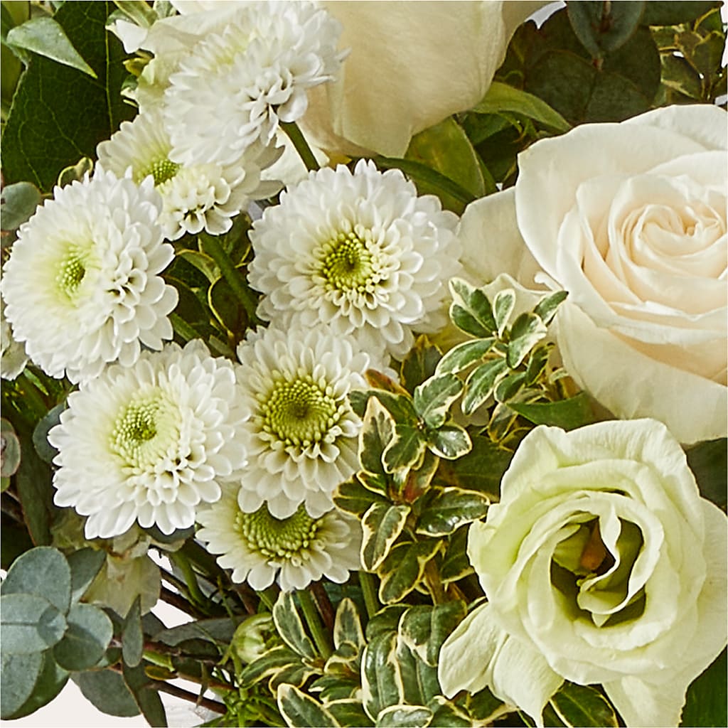 Cashmere Bouquet –  Gilberts Flowers, Fenwick ON