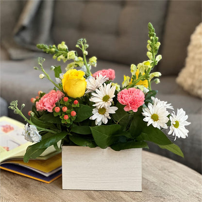 Sun Salutation Box Bouquet –  Gilberts Flowers, Fenwick ON