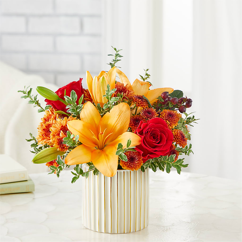 Scarlet Skies Bouquet –  Gilberts Flowers, Fenwick ON