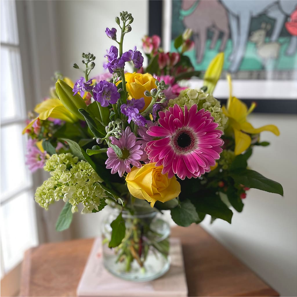 Pastel Tradition - A Florist Original –  Gilberts Flowers, Fenwick ON
