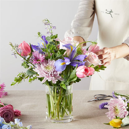 Pastel Tradition - A Florist Original –  Gilberts Flowers, Fenwick ON