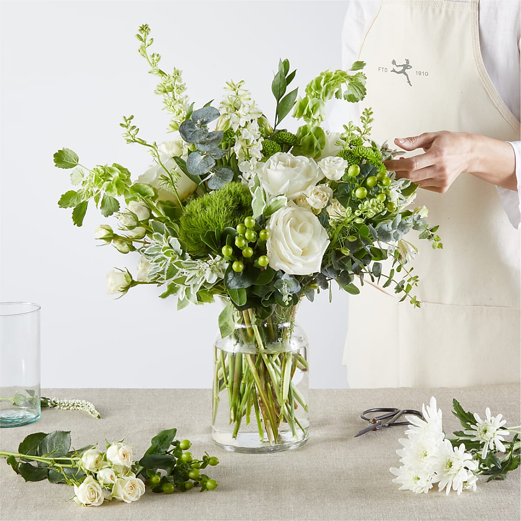 Irish Garden - A Florist Original –  Gilberts Flowers, Fenwick ON