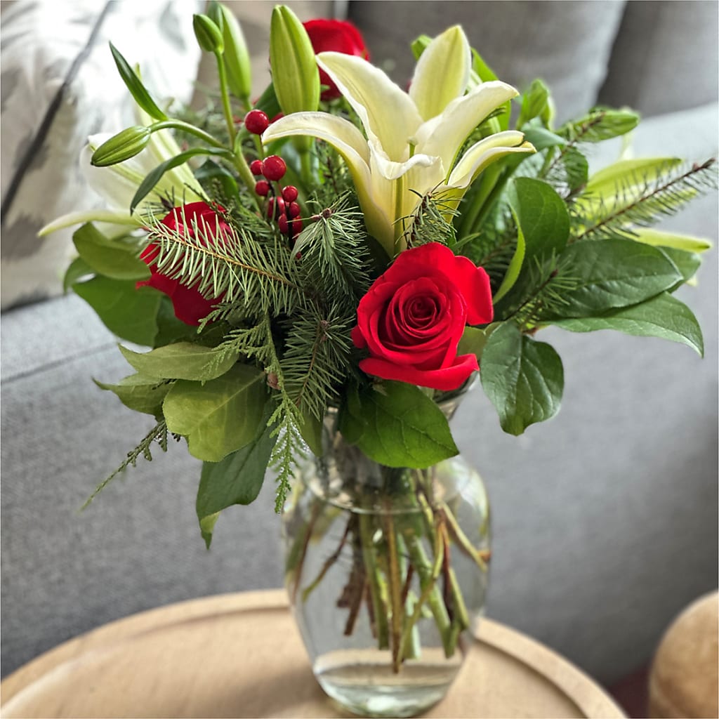 Sparkling Snowflakes Bouquet –  Gilberts Flowers, Fenwick ON