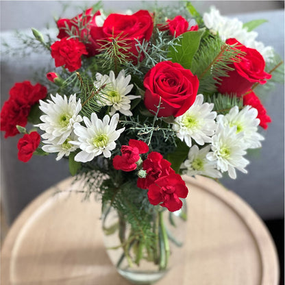 Seasonal Magic Bouquet –  Gilberts Flowers, Fenwick ON
