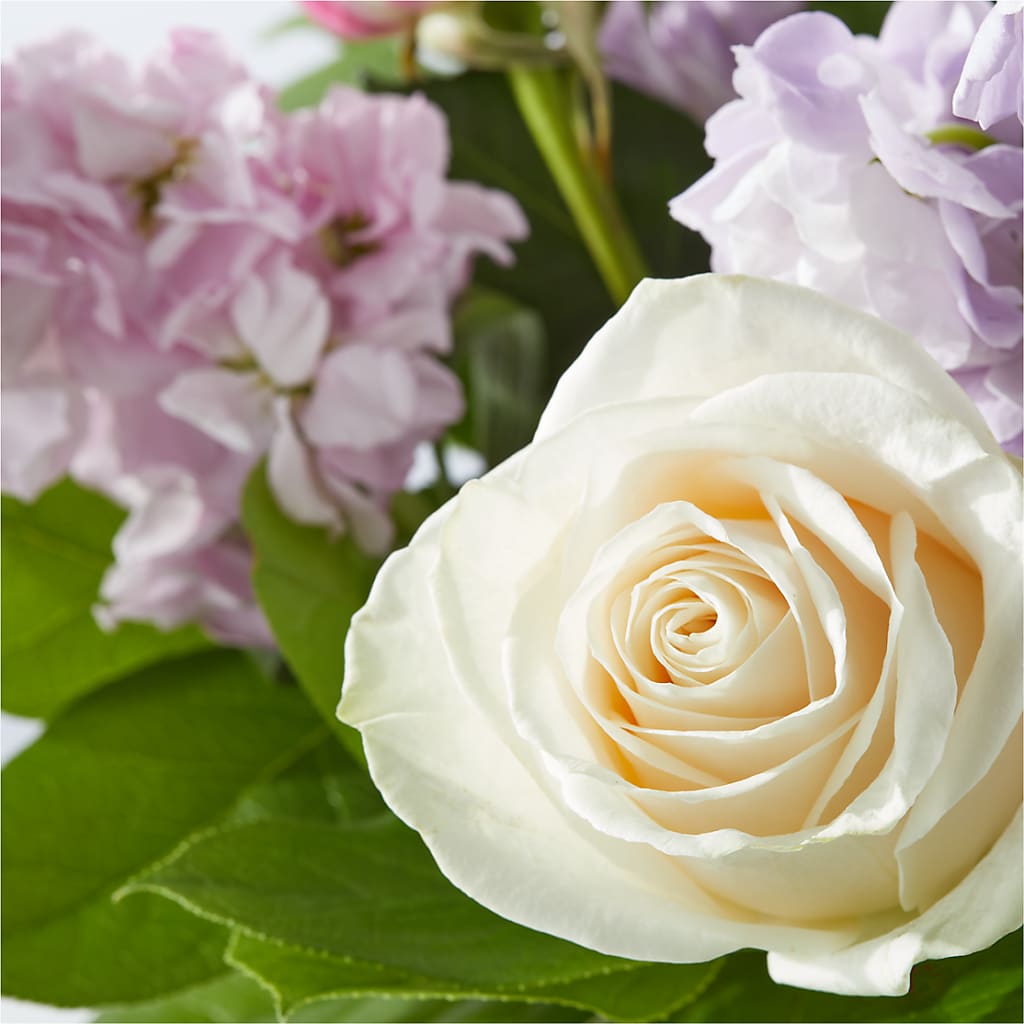 Springtime Spritz Bouquet –  Gilberts Flowers, Fenwick ON