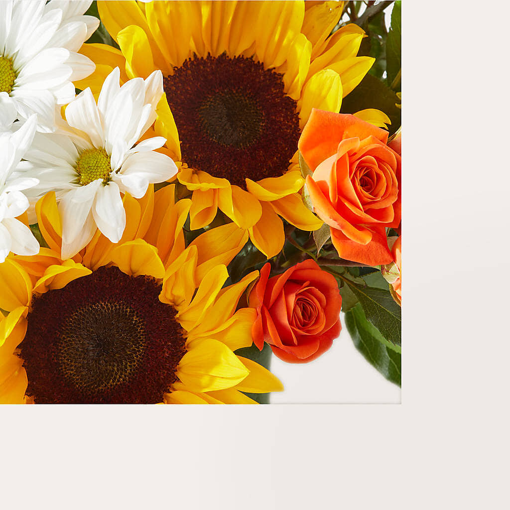 Sun-drenched Blooms Box Bouquet –  Gilberts Flowers, Fenwick ON