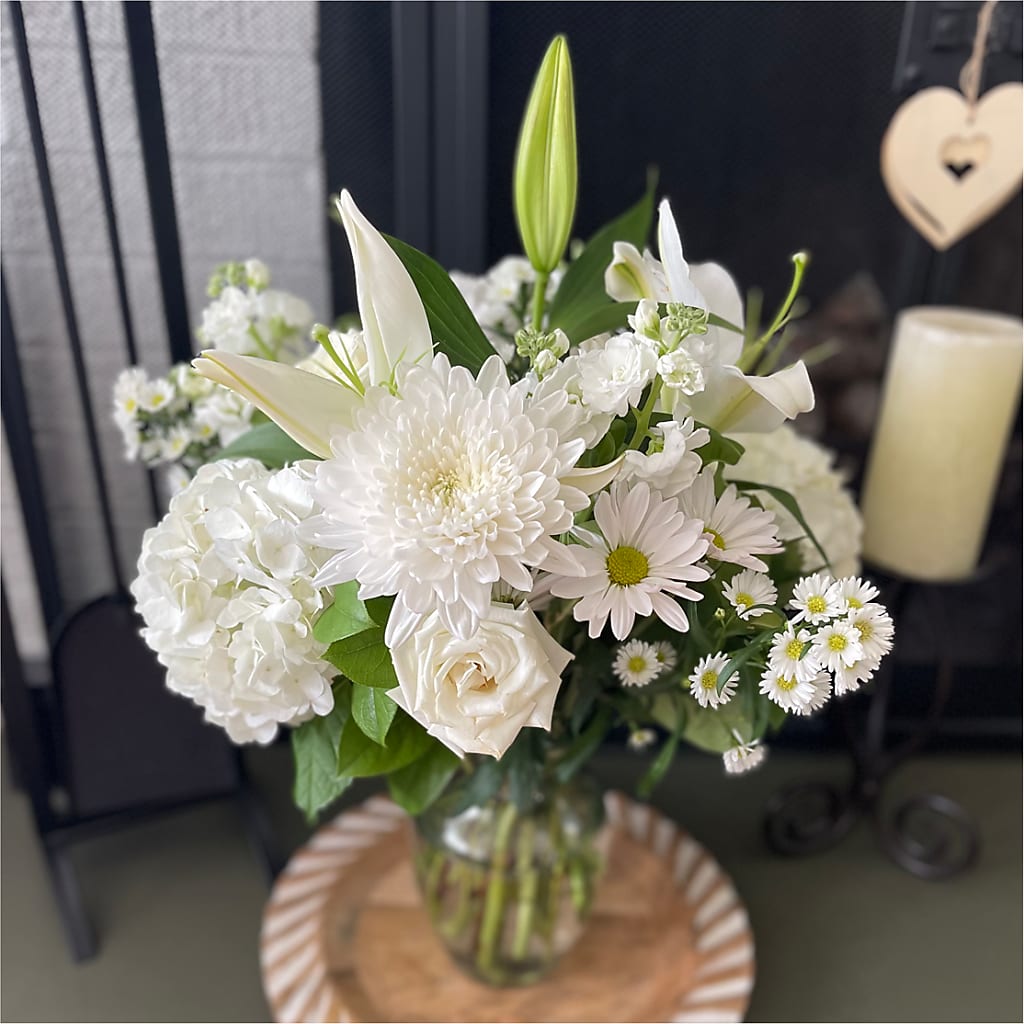 Classic Ivory – A Florist Original –  Gilberts Flowers, Fenwick ON