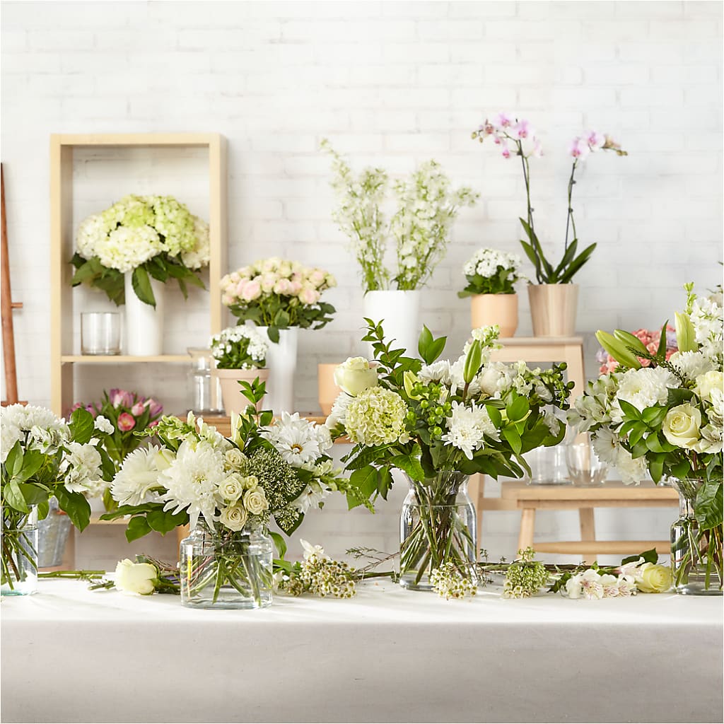 Classic Ivory – A Florist Original –  Gilberts Flowers, Fenwick ON