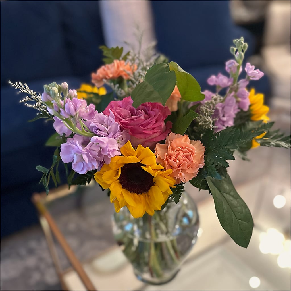Yellow Brick Road Bouquet –  Gilberts Flowers, Fenwick ON