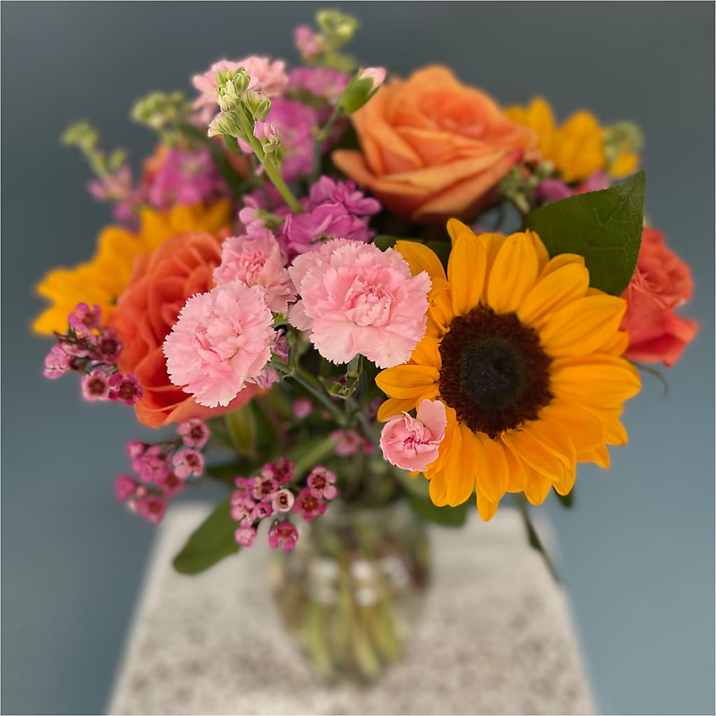 Yellow Brick Road Bouquet –  Gilberts Flowers, Fenwick ON