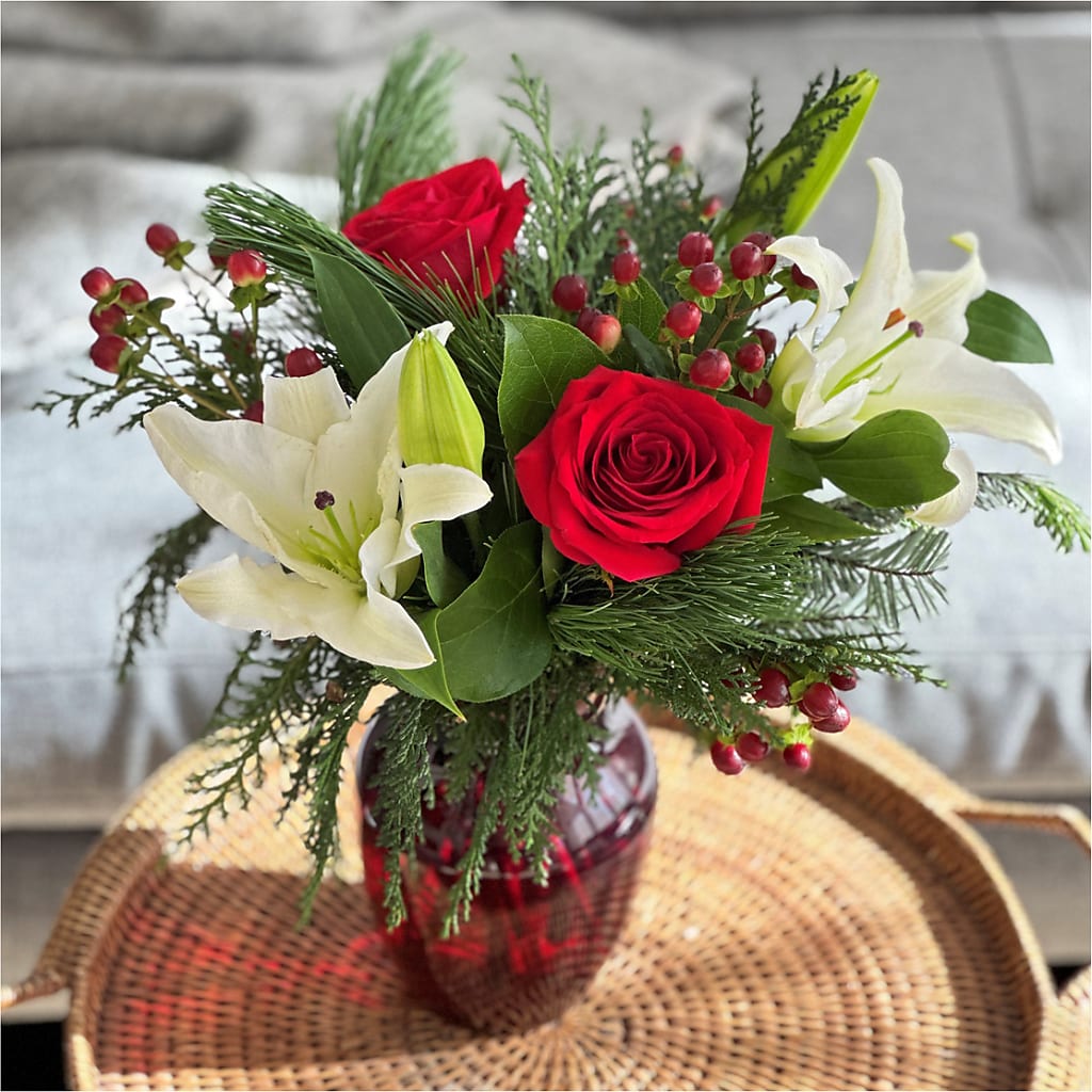 Evergreen Delight Bouquet –  Gilberts Flowers, Fenwick ON