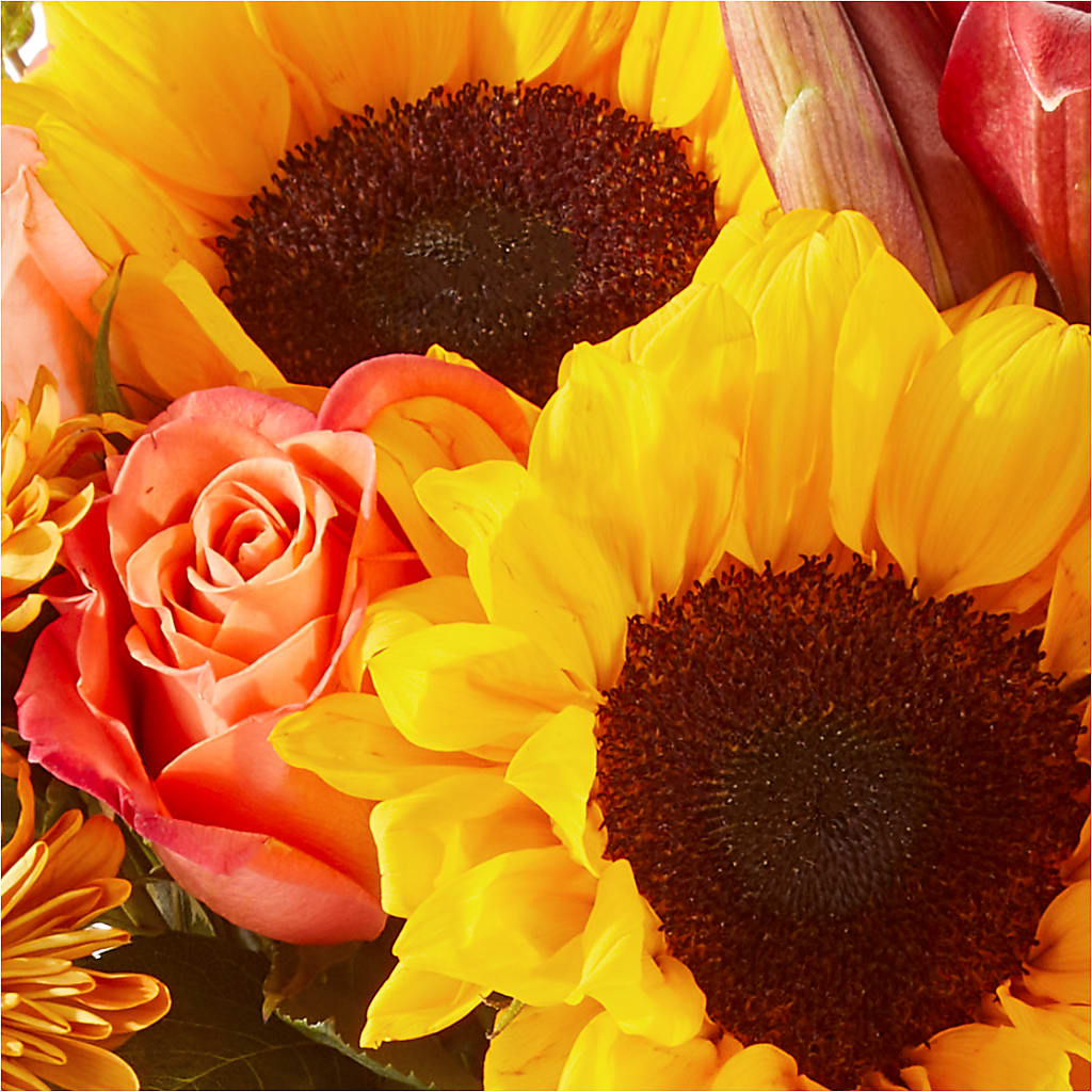 Acorn Lane Bouquet –  Gilberts Flowers, Fenwick ON