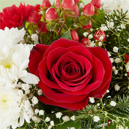 Chance of Flurries Bouquet –  Gilberts Flowers, Fenwick ON