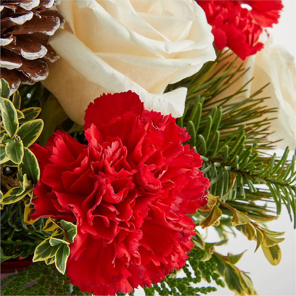 Christmas Market Bouquet –  Gilberts Flowers, Fenwick ON