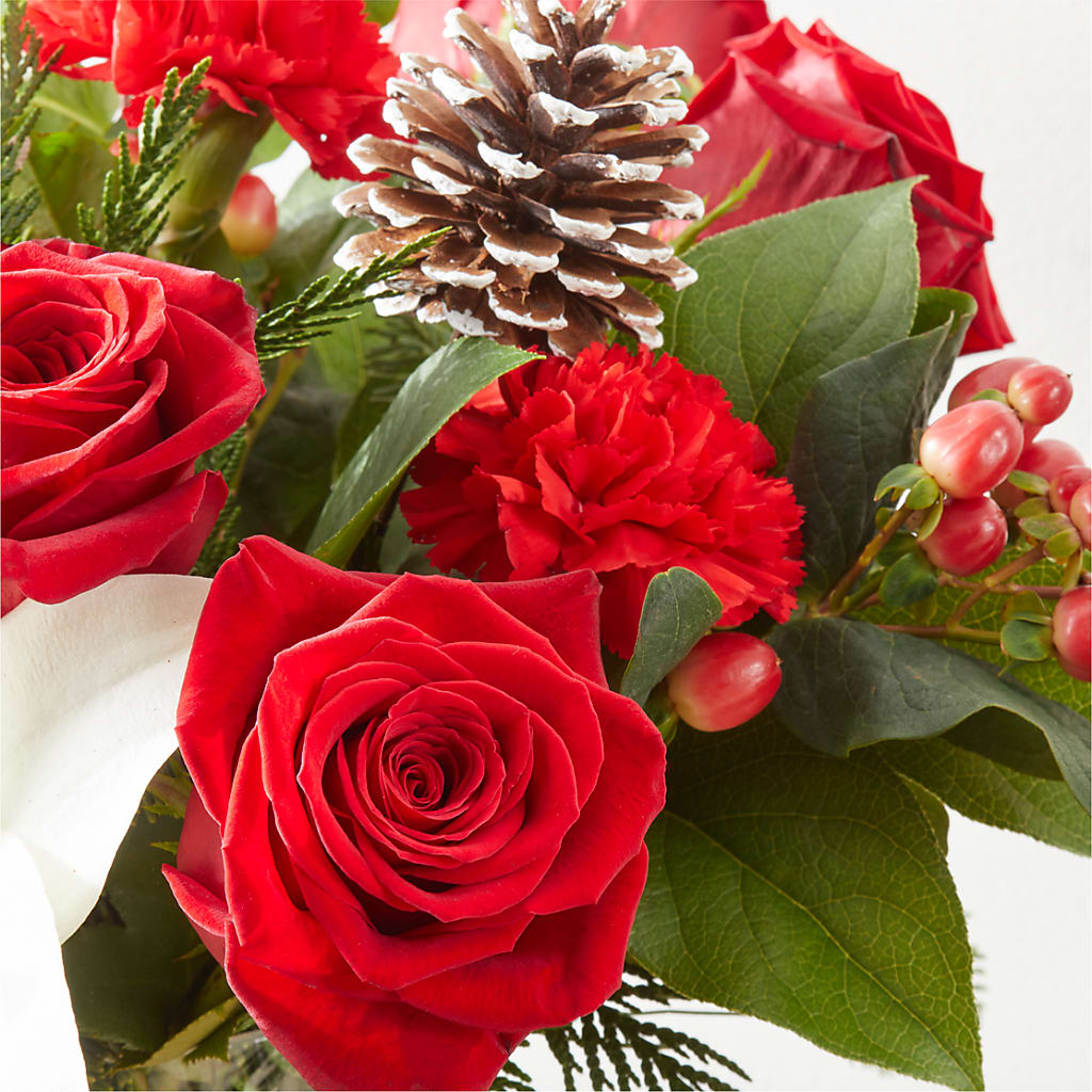 Oh So Jolly Bouquet –  Gilberts Flowers, Fenwick ON