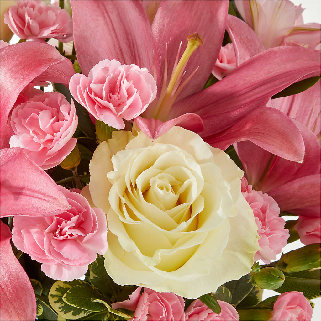 Piece of Cake Bouquet –  Gilberts Flowers, Fenwick ON