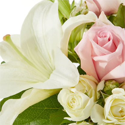 Kindhearted Bouquet –  Gilberts Flowers, Fenwick ON