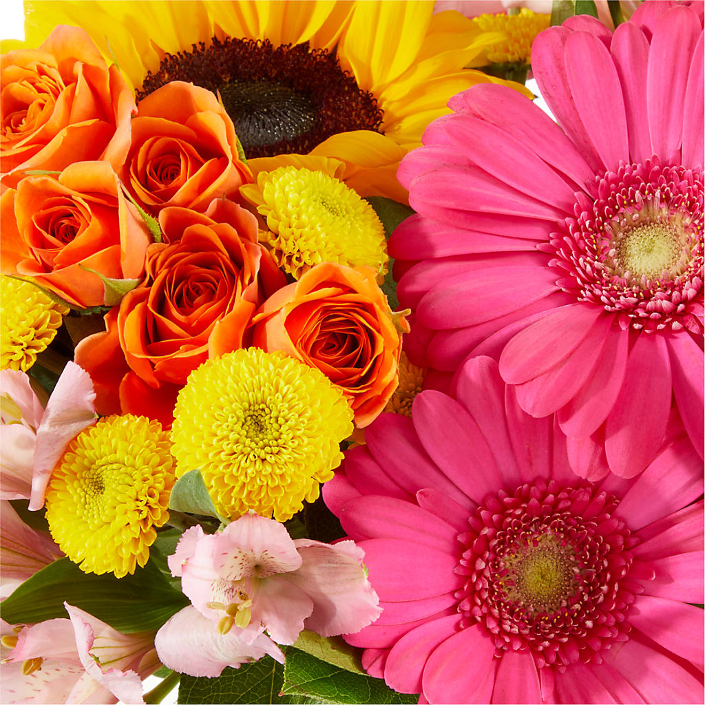 Beach Day Bouquet –  Gilberts Flowers, Fenwick ON