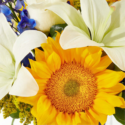 Stargazing Bouquet –  Gilberts Flowers, Fenwick ON