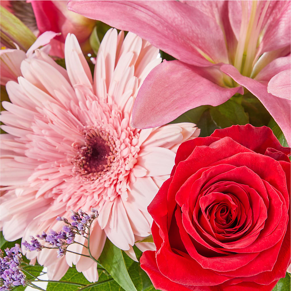 Lots of Love Bouquet –  Gilberts Flowers, Fenwick ON
