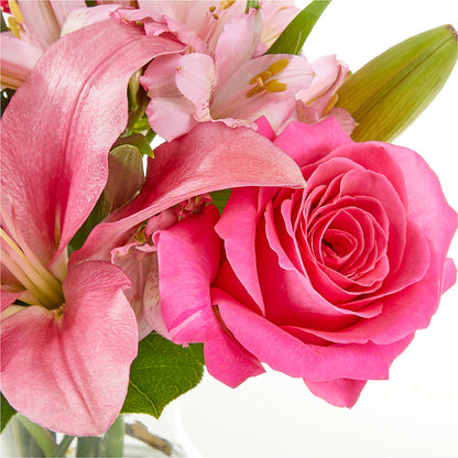 Lots of Love Bouquet –  Gilberts Flowers, Fenwick ON