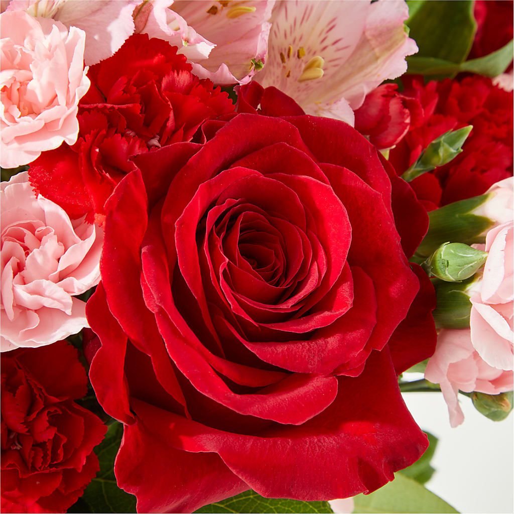Candy Kisses Bouquet –  Gilberts Flowers, Fenwick ON