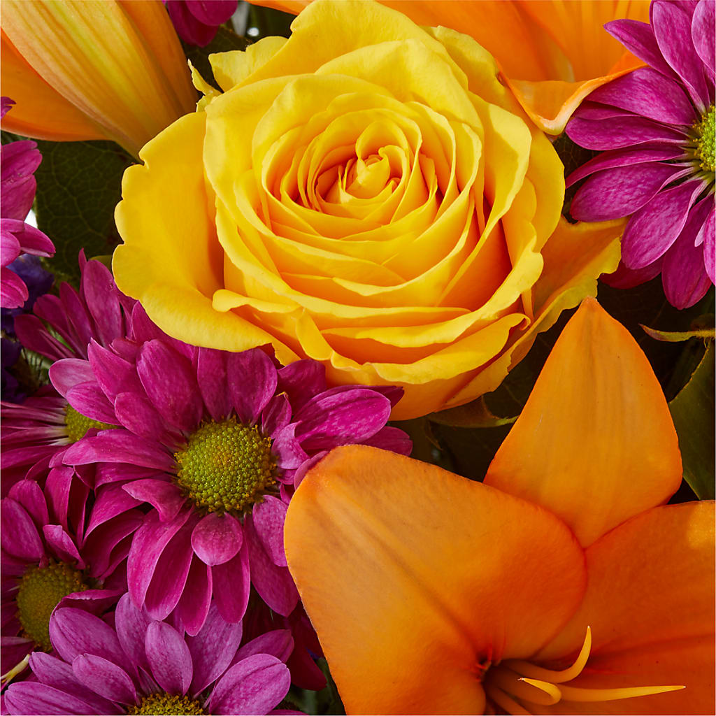 Colorful Visions Bouquet –  Gilberts Flowers, Fenwick ON