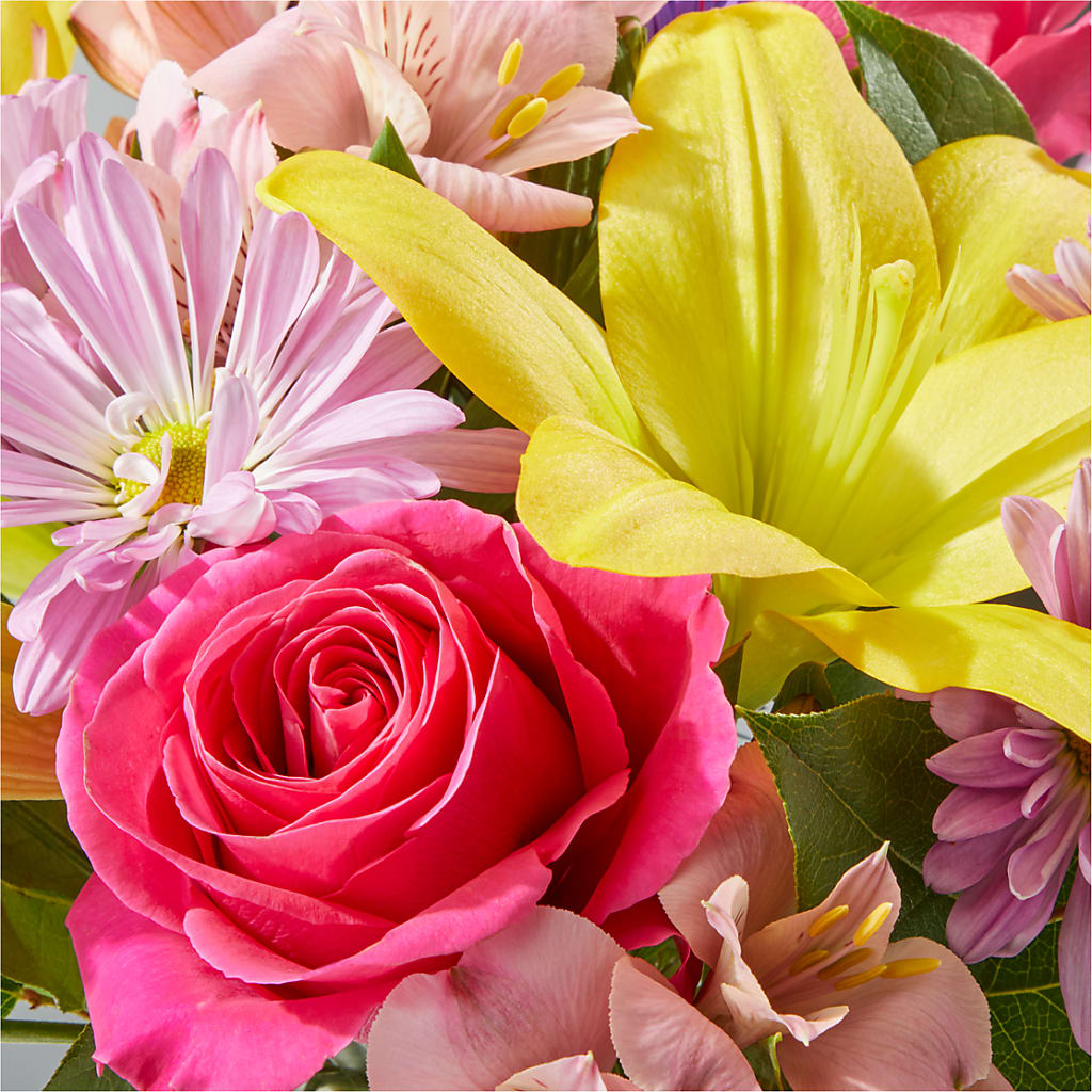 Sprinkles Bouquet –  Gilberts Flowers, Fenwick ON