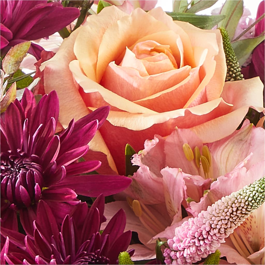 Berry Cobbler Bouquet –  Gilberts Flowers, Fenwick ON