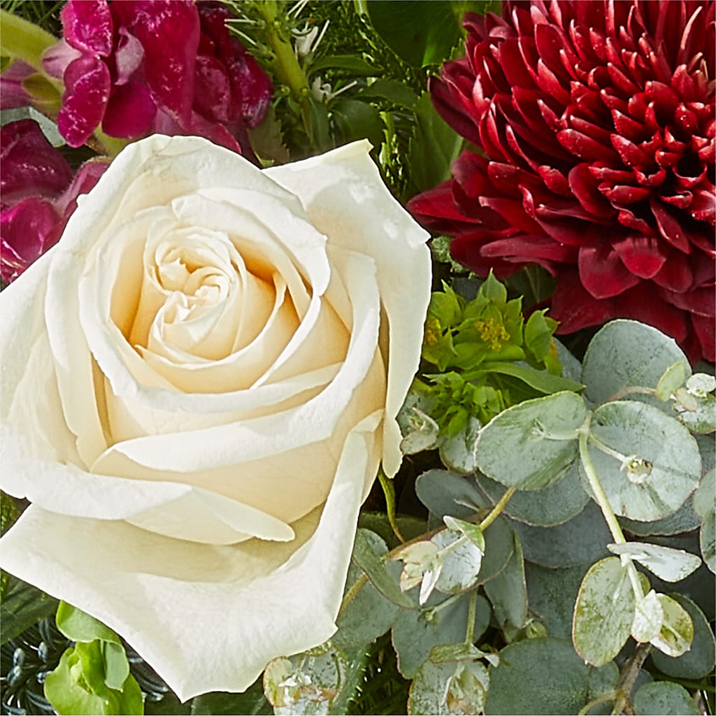 Cranberry Fizz Bouquet –  Gilberts Flowers, Fenwick ON