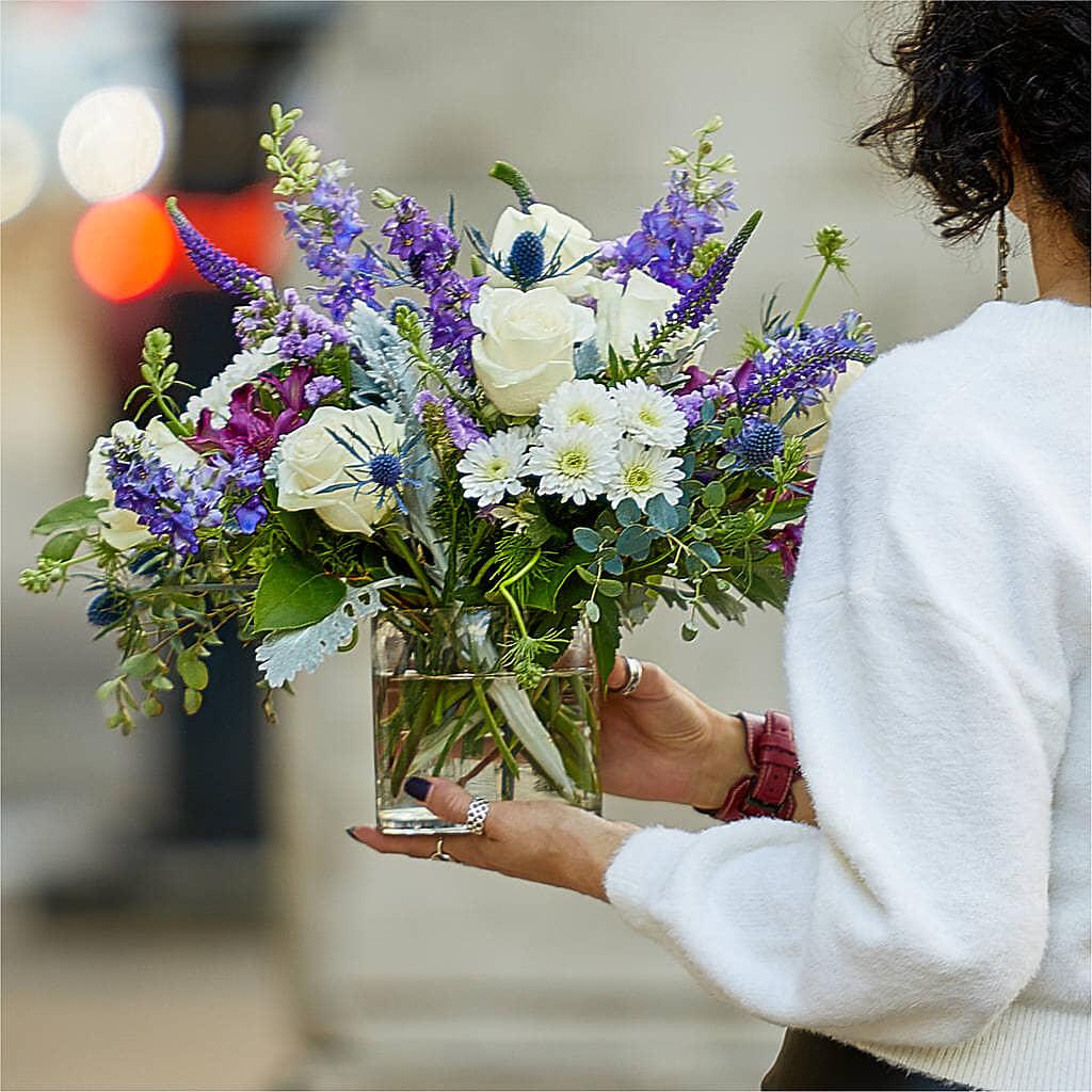 Shooting Star Bouquet –  Gilberts Flowers, Fenwick ON