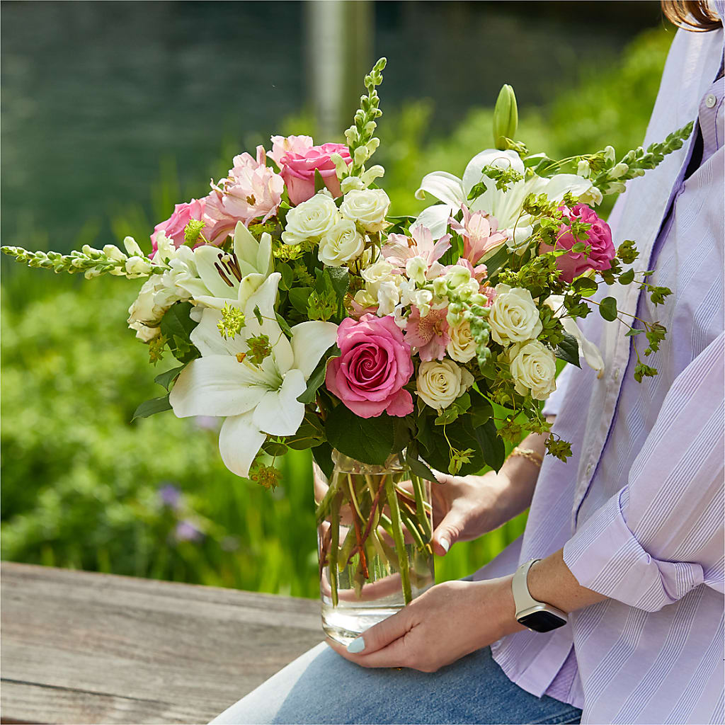 Fondly Bouquet –  Gilberts Flowers, Fenwick ON