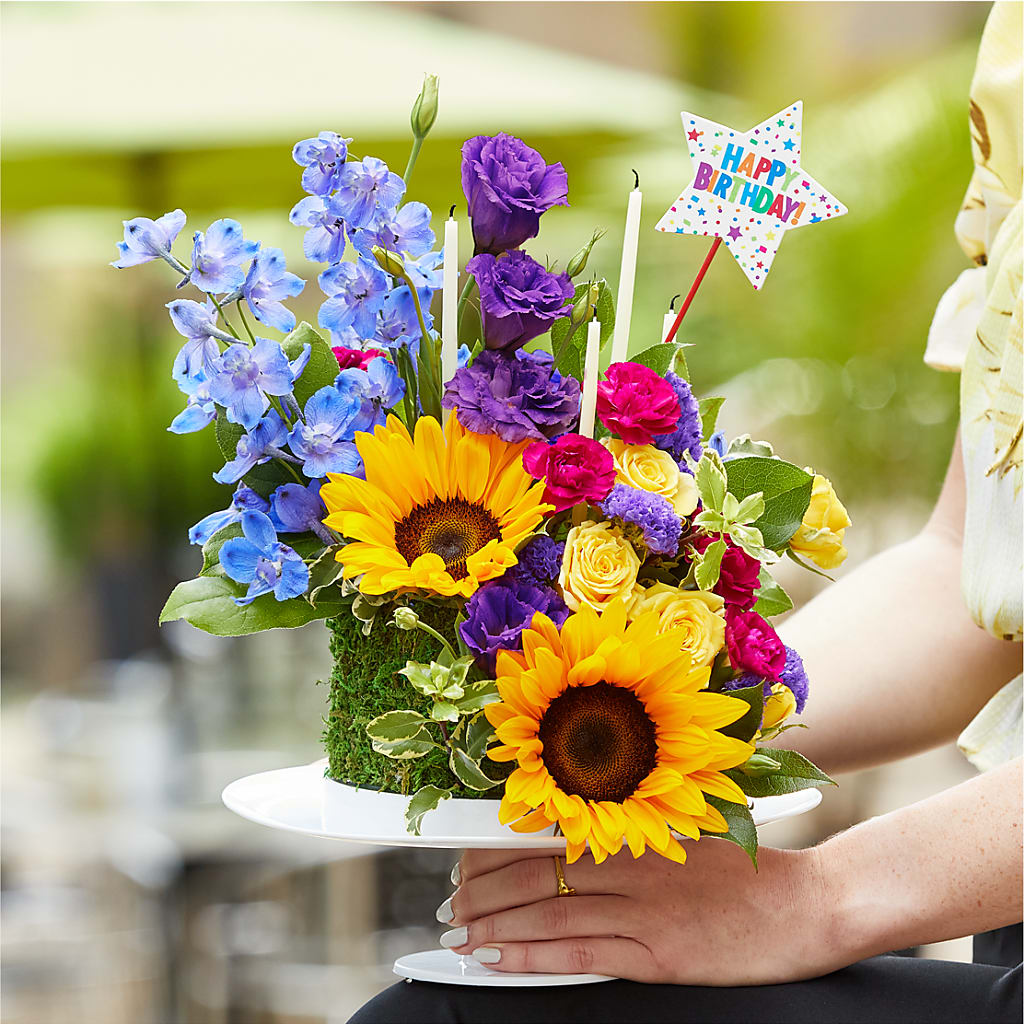 Star of the Day Floral Cake –  Gilberts Flowers, Fenwick ON