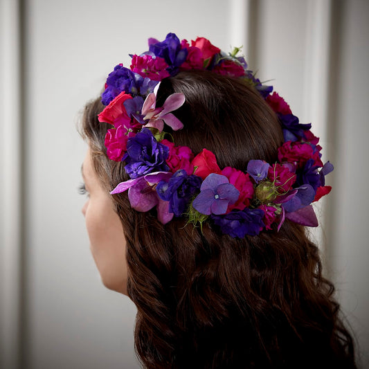 Décoration de cheveux avec des baisers de papillons